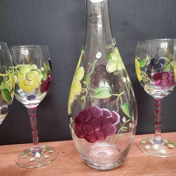 Vintage Home Essentials Hand Painted Grapes Glass Decanter and Wine Glass Set - Picture 7 of 12